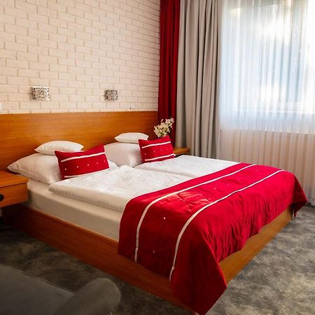 Motel 2000 Stęszew Eksteriør bilde