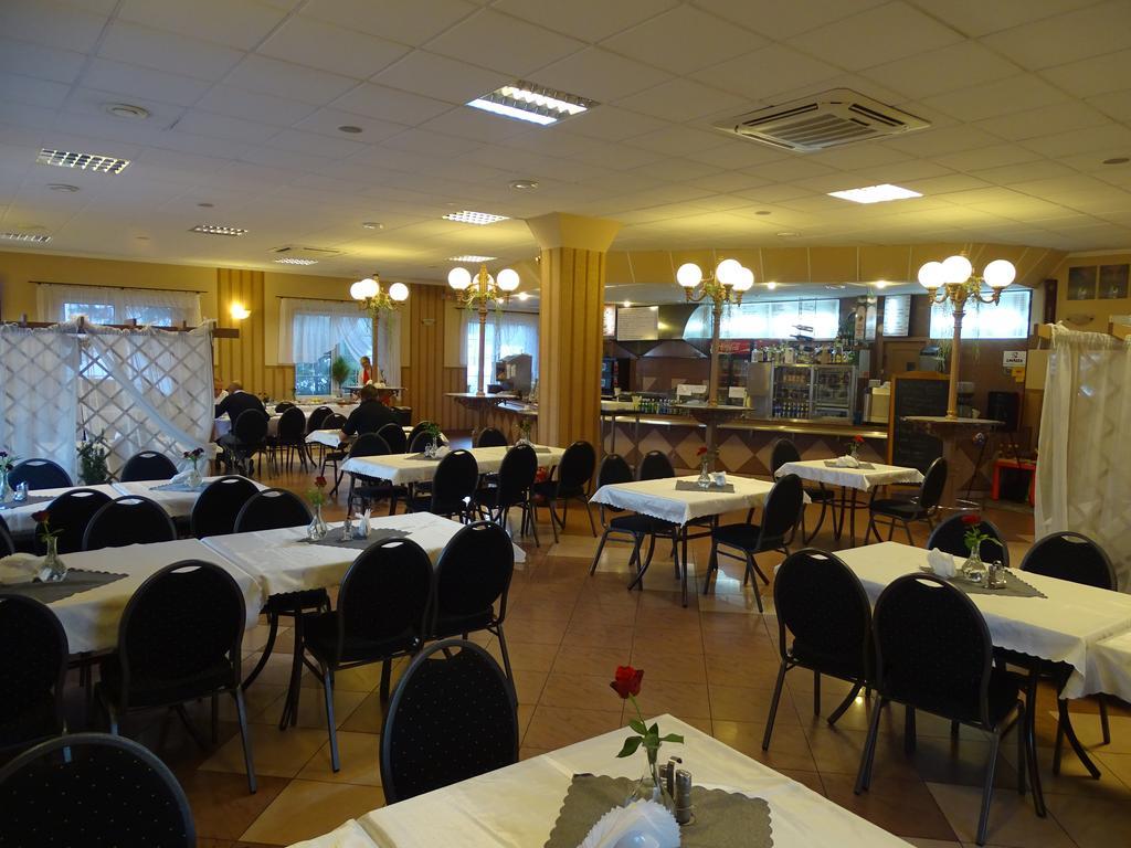 Motel 2000 Stęszew Eksteriør bilde