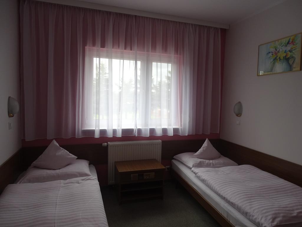 Motel 2000 Stęszew Eksteriør bilde