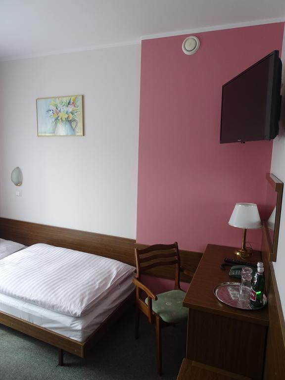 Motel 2000 Stęszew Eksteriør bilde