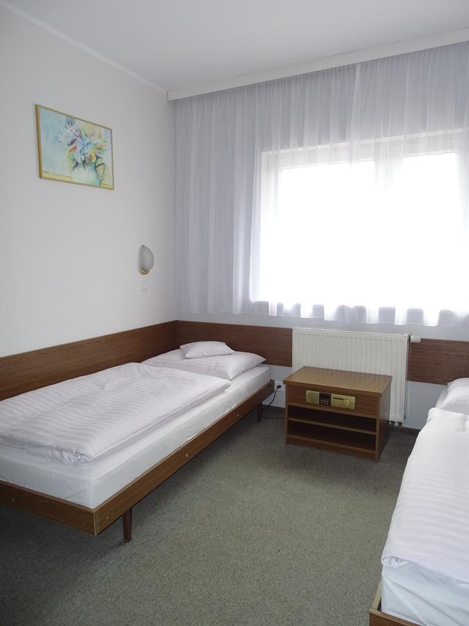 Motel 2000 Stęszew Eksteriør bilde