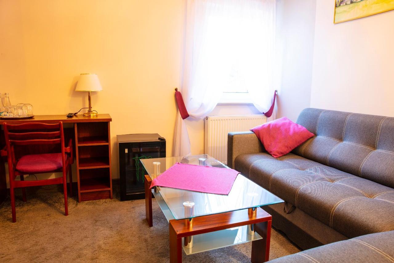 Motel 2000 Stęszew Eksteriør bilde