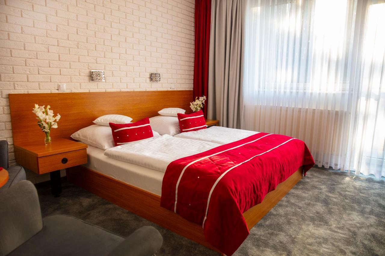 Motel 2000 Stęszew Eksteriør bilde
