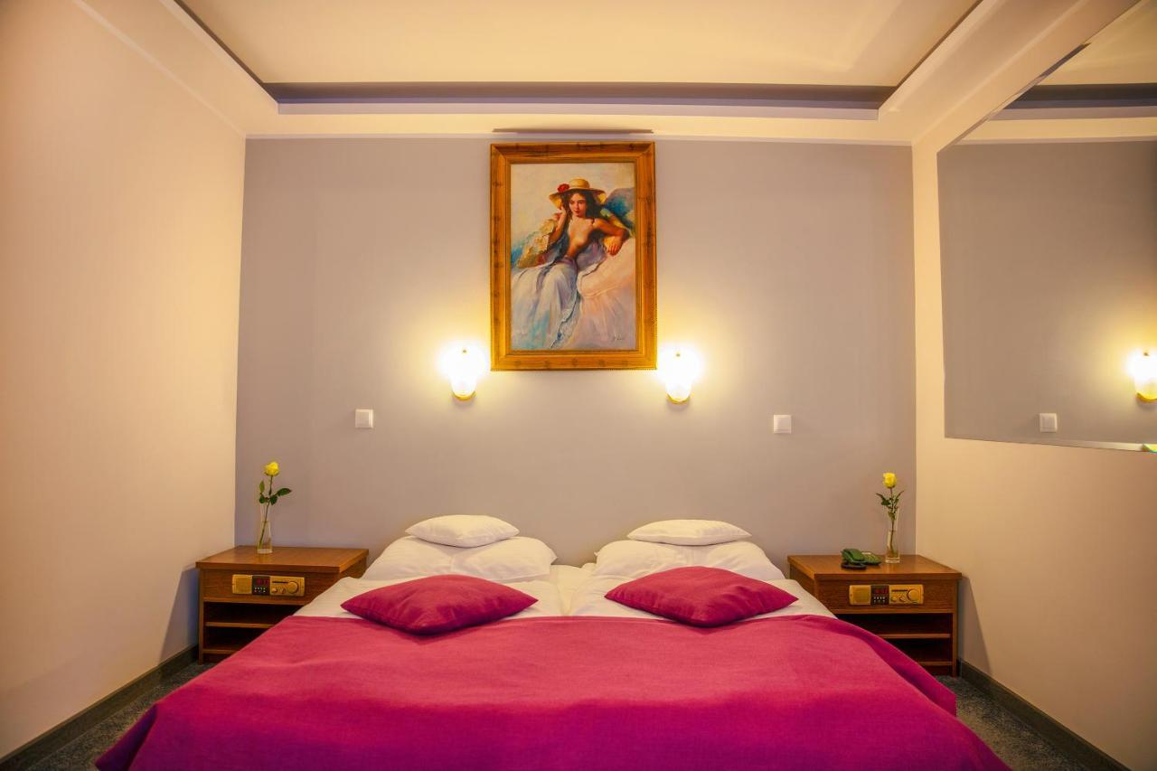 Motel 2000 Stęszew Eksteriør bilde